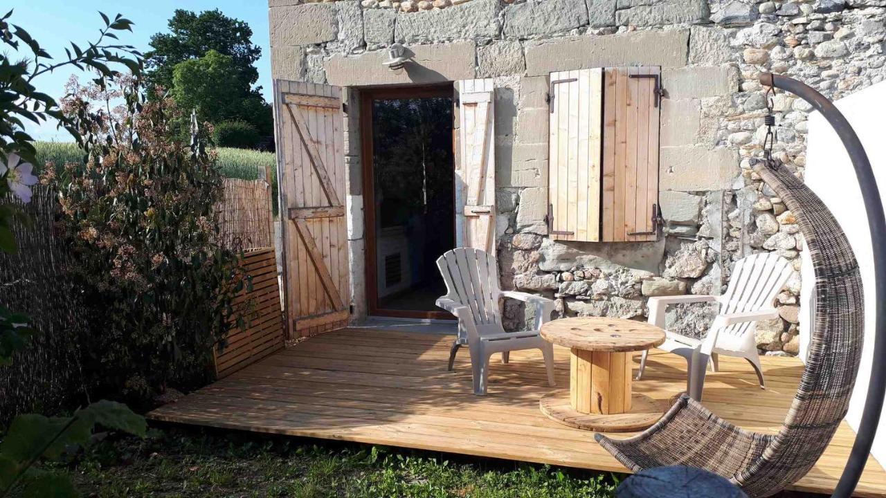 Gite Chambre Spa Prive De L'Ancienne Ferme Vallières Exterior foto